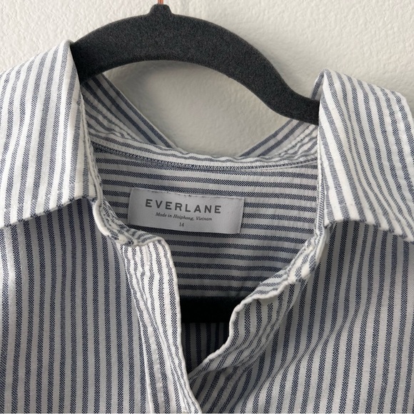 Everlane striped button down - Picture 2 of 4